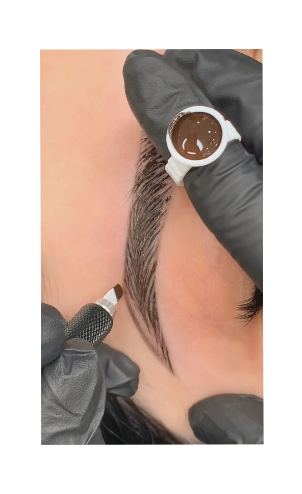 Microblading o Micropigmentación de cejas